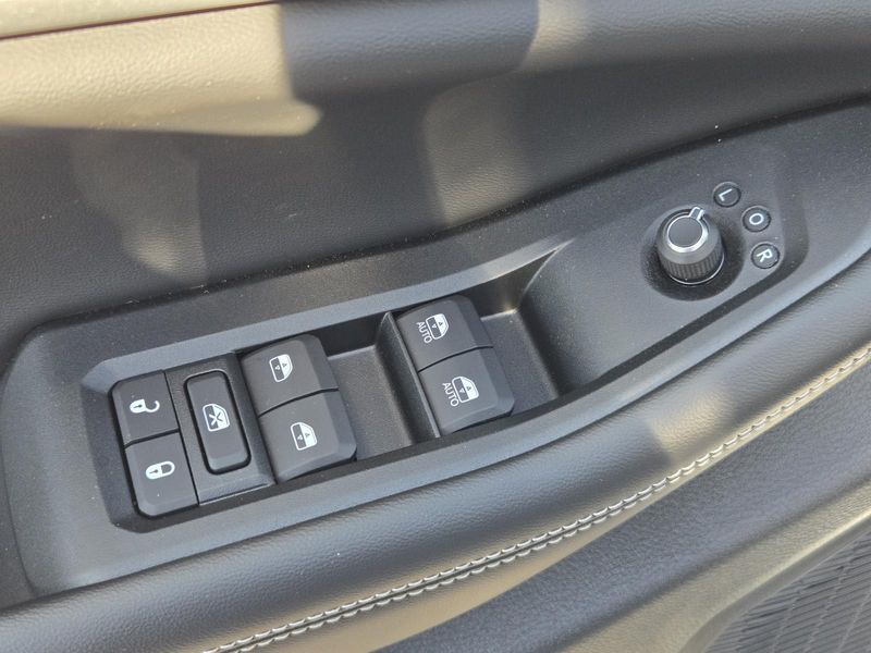 New 2026 Jeep Grand Cherokee Laredo Altitude 4x4