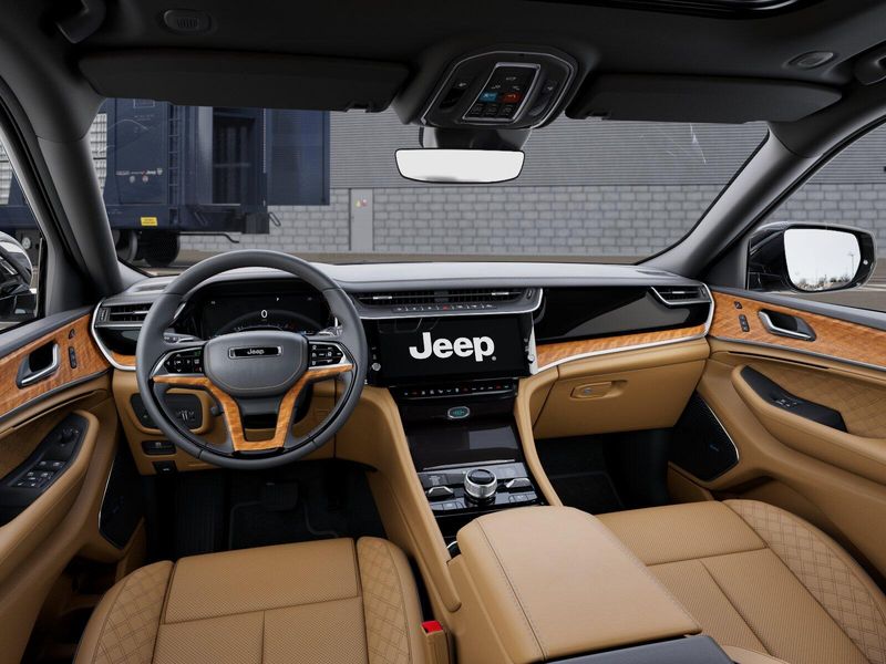 New 2026 Jeep Grand Cherokee L Summit 4x4Image 8