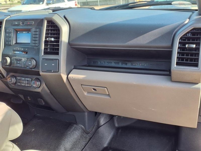 2022 Ford F-250SD XLImage 9