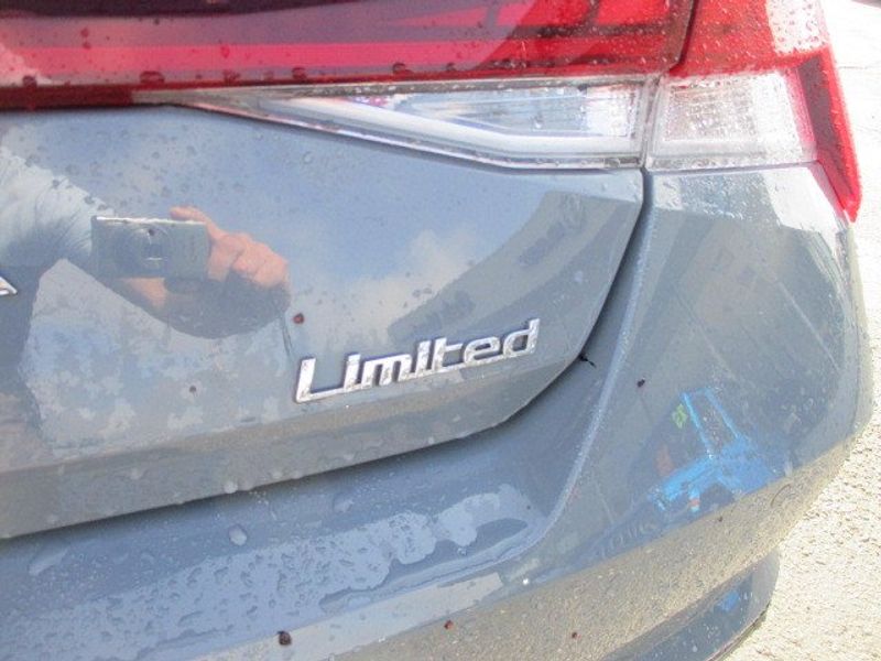 2021 Hyundai Elantra LimitedImage 9