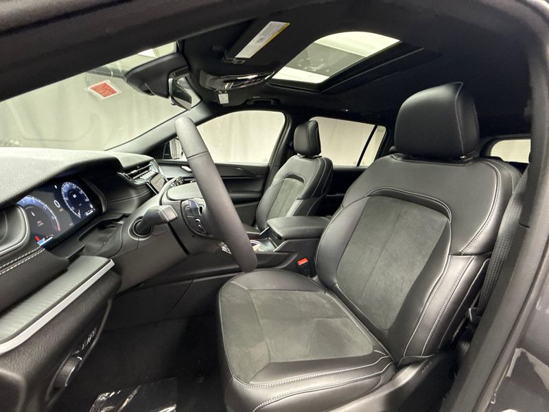 New 2025 Jeep Grand Cherokee L Altitude X 4x4Image 7