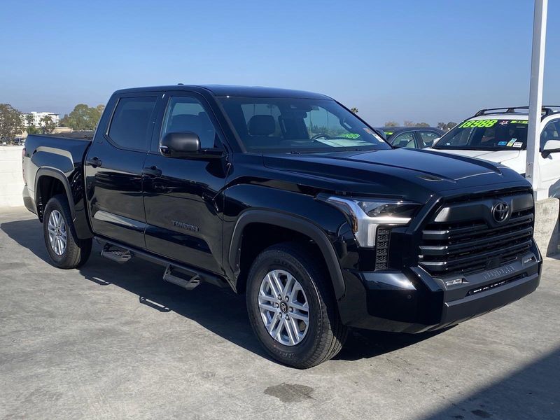 2025 Toyota Tundra SR5Image 2