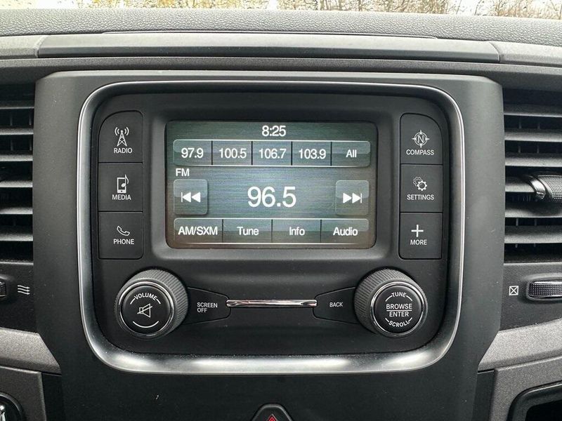 2018 RAM 1500 ExpressImage 3