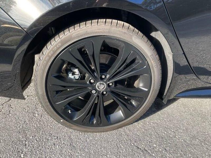 2024 Jaguar XF R-Dynamic SE