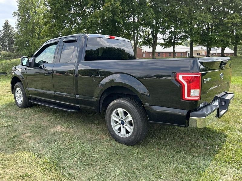 2017 Ford F-150 XLT photo 5