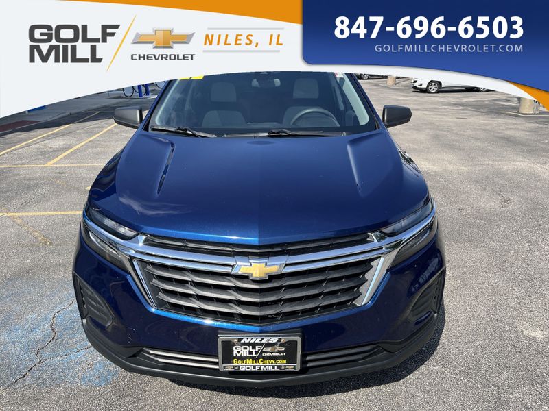 2022 Chevrolet Equinox LS photo 2