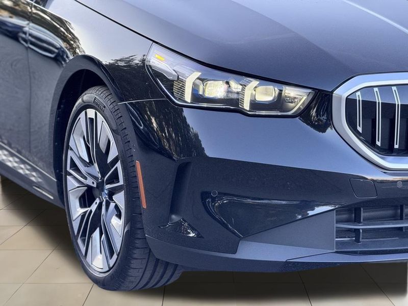 2025 BMW i5 xDrive40Image 11