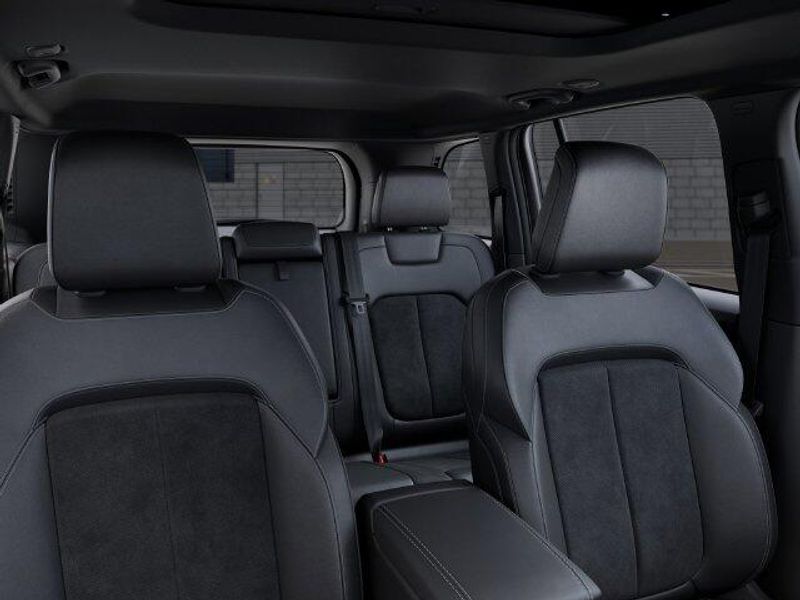 New 2026 Jeep Grand Cherokee Laredo Altitude 4x4Image 26