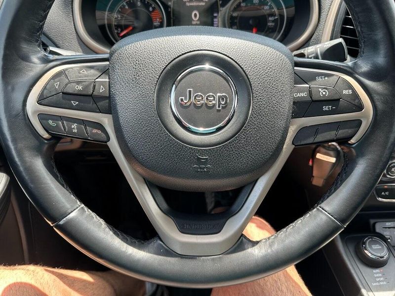 2017 Jeep Cherokee LatitudeImage 3