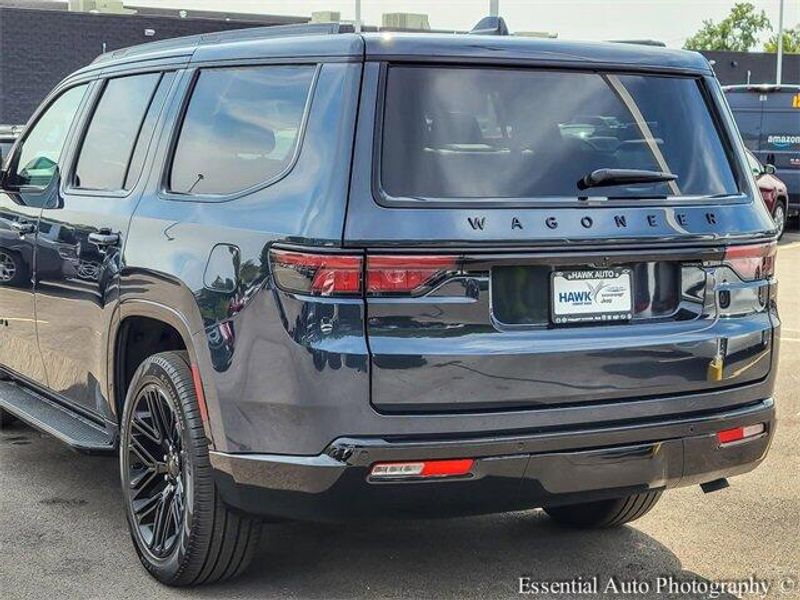 2024 Jeep Wagoneer Series II Carbide photo 2