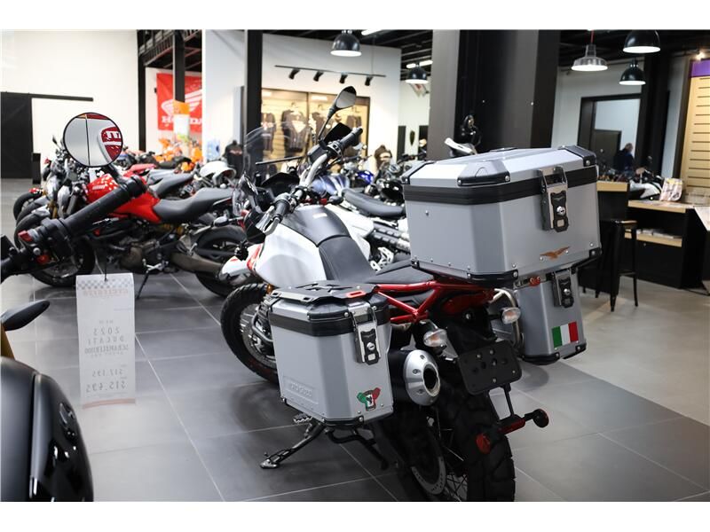 2020 Moto Guzzi V85 TTImage 4