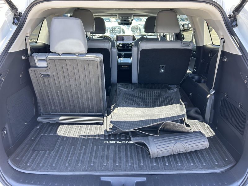 Used 2021 Toyota Highlander LimitedImage 14