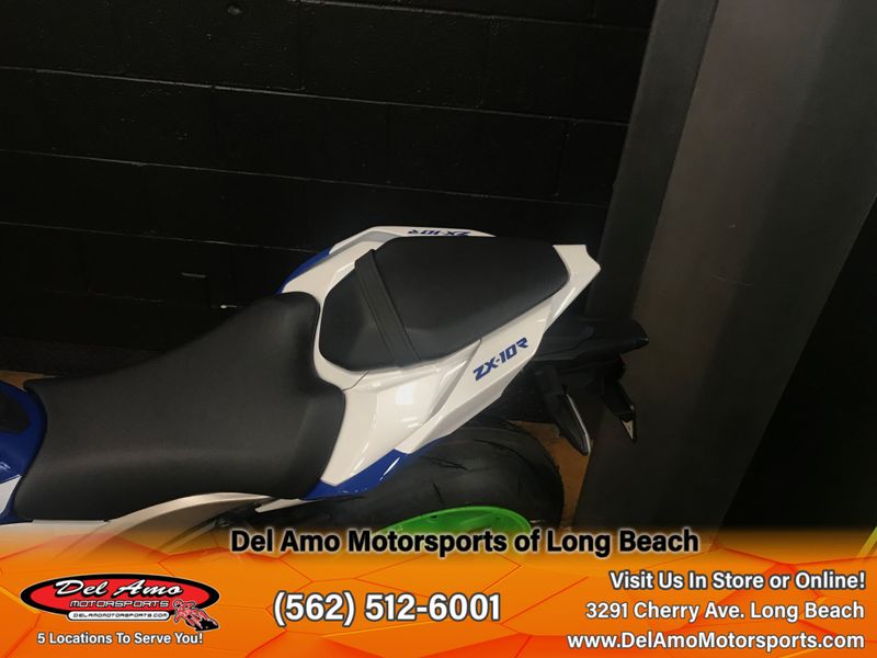 2024 Kawasaki ZX1002LRFBL-GN2  in a LIME GREEN/PEARL CRYSTAL WHITE/BLUE exterior color. Del Amo Motorsports of Long Beach (562) 362-3160 delamomotorsports.com 