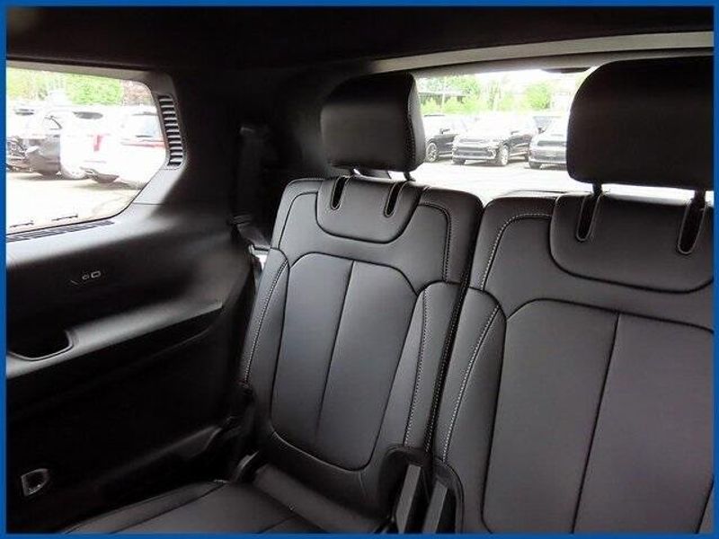 2025 Jeep Grand Cherokee L LimitedImage 11