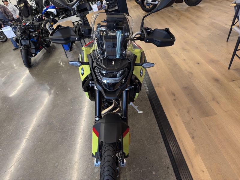 2025 BMW F 900 GS - SAO PAULO YELLOW 