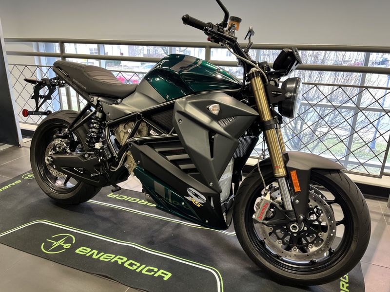 2023 Energica ESSE ESSE9 RS  in a RIVIERA GREEN exterior color. Cross Country Cycle 201-288-0900 crosscountrycycle.net 