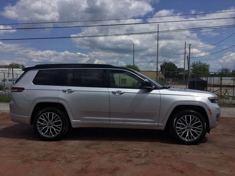 2025 Jeep Grand Cherokee L Summit Reserve 4x4Image 6