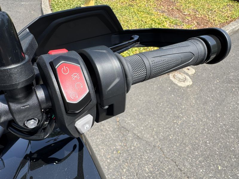2025 Triumph Tiger 1200 GT Pro - SAPPHIRE BLACK 