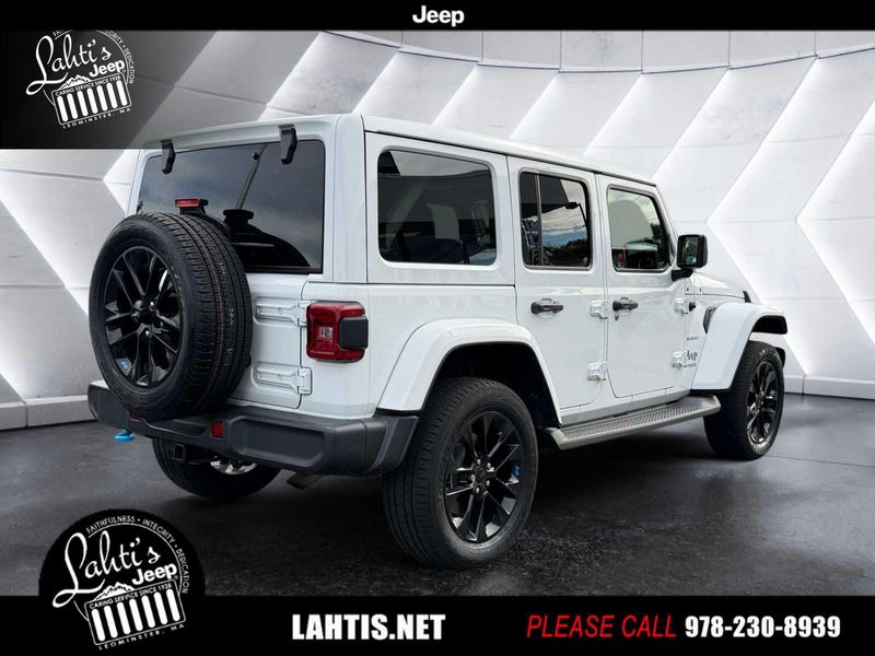 2022 Jeep Wrangler 4xe Unlimited Sahara photo 3