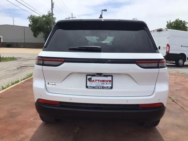 2025 Jeep Grand Cherokee Altitude X 4x2Image 4