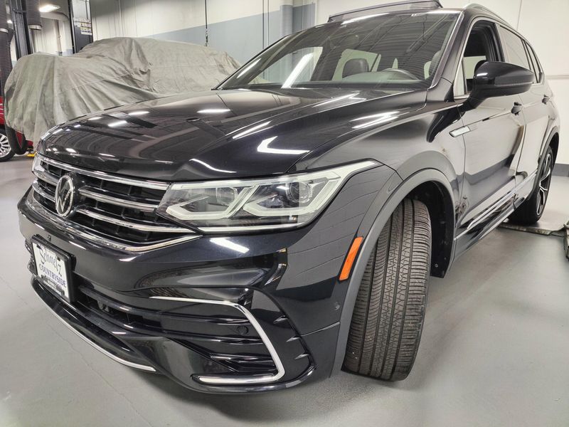 Used 2024 Volkswagen Tiguan AWD SEL R-Line w/Sunroof/NavImage 17