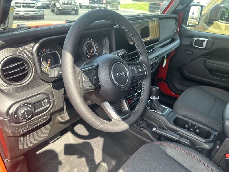 New 2025 Jeep Gladiator Rubicon 4x4Image 24