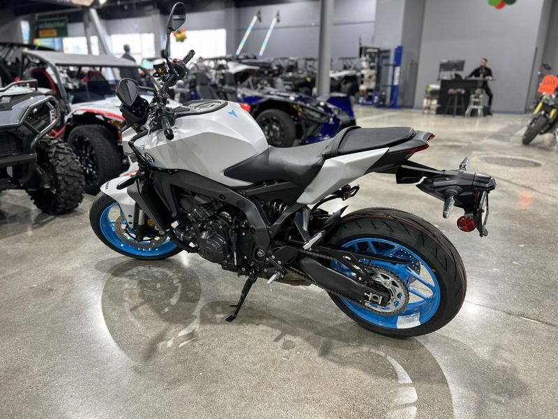 2025 Yamaha MT-09 Image 8