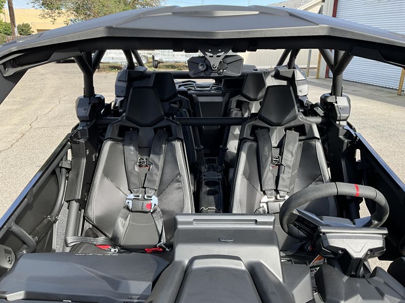 New 2026 Can-Am MAVERICK MAX X3 XRS TURBO RR Image 9