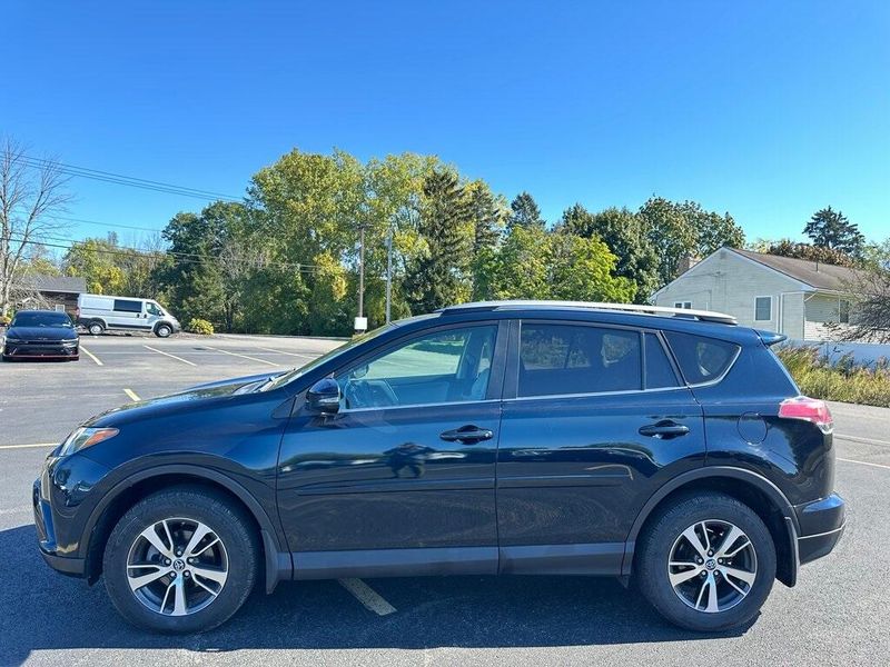 2017 Toyota RAV4 XLE photo 2