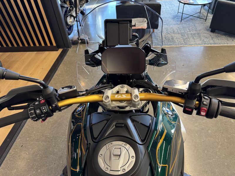 2025 BMW R 1300 GS - AURELIUS GREEN METALLIC 