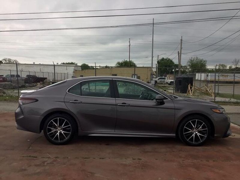 2024 Toyota Camry SEImage 6