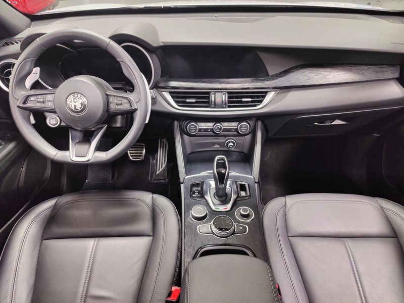 Used 2024 Alfa Romeo Stelvio Sprint AWD w/Sunroof/Nav/Wheel PkgImage 22