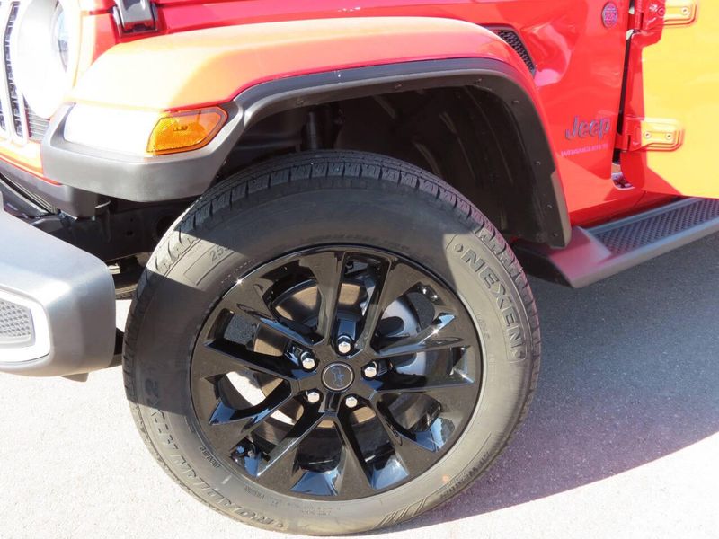 Used 2025 Jeep Wrangler 4xE Sahara 4x4 4dr SUVImage 22