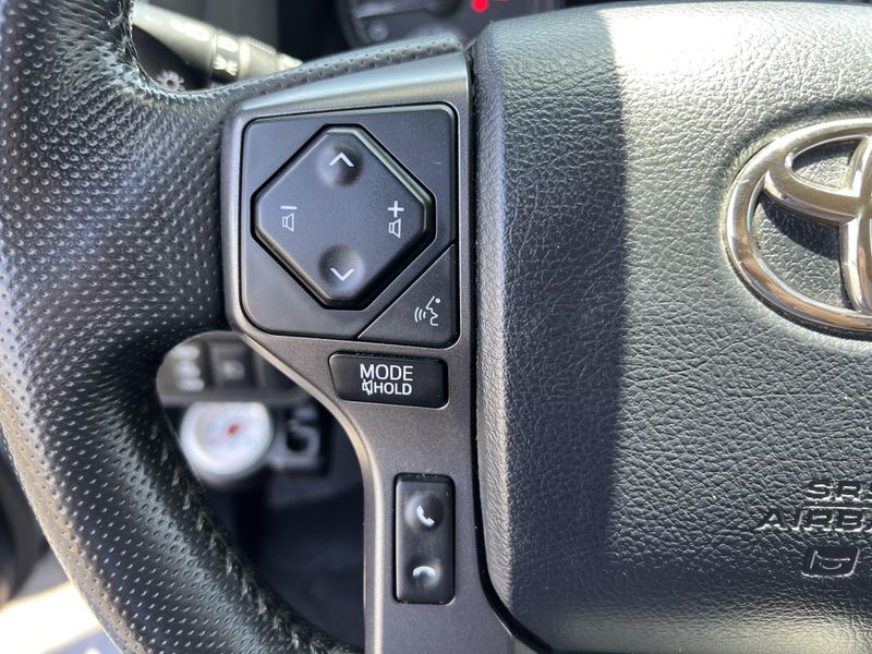 Used 2018 Toyota Tacoma TRD Off RoadImage 10