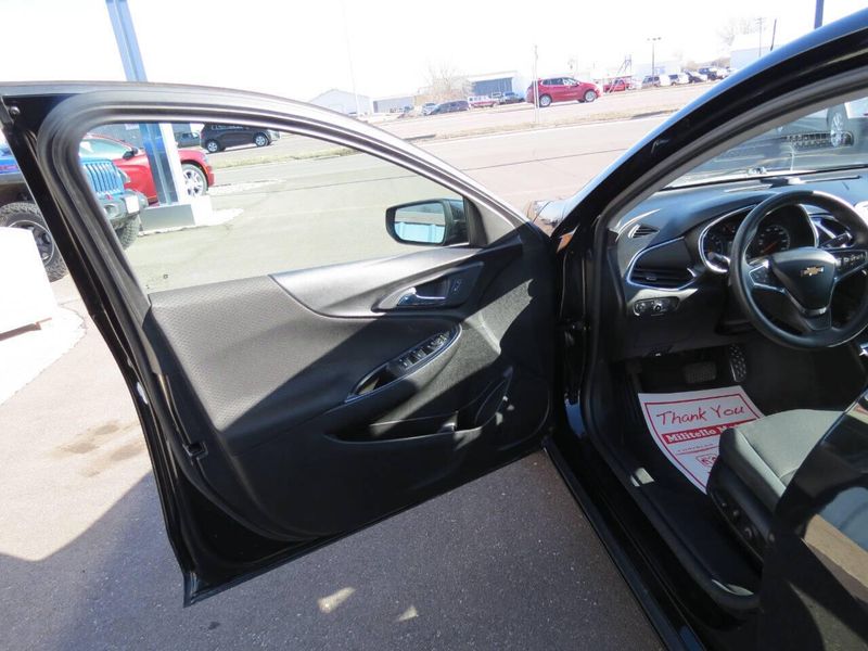 2016 Chevrolet Malibu LT 4dr Sedan w/1LTImage 9