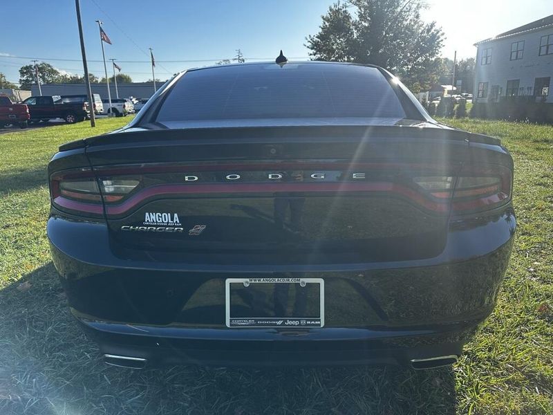 2018 Dodge Charger GT photo 3