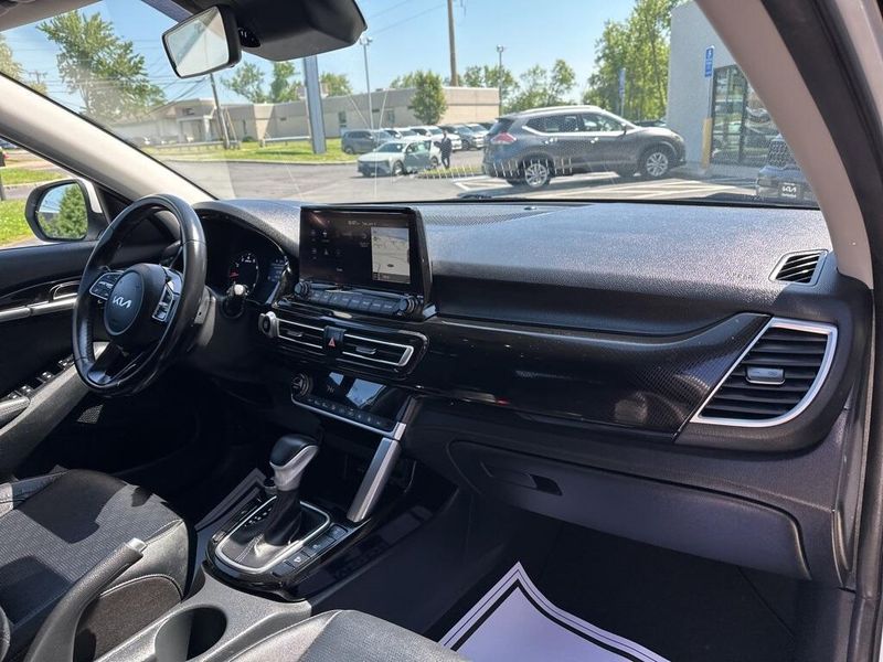 2022 Kia Seltos EXImage 17