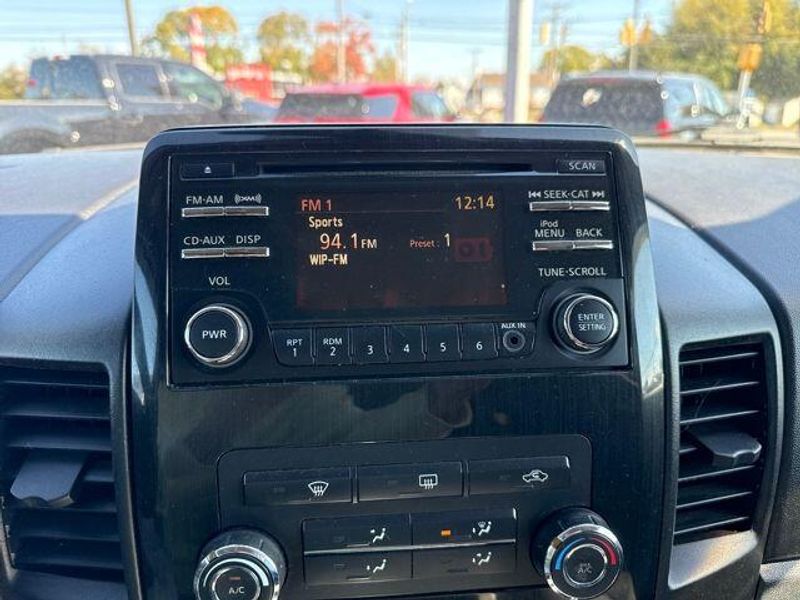 2014 Nissan Titan SV