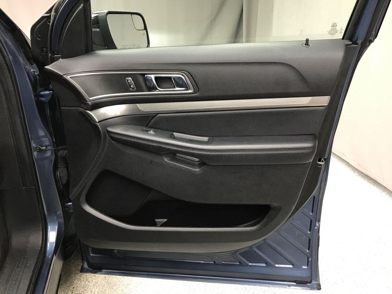 2018 Ford Explorer XLTImage 16