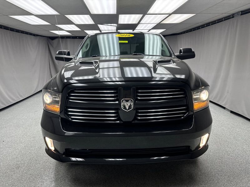 2016 RAM 1500 SportImage 6