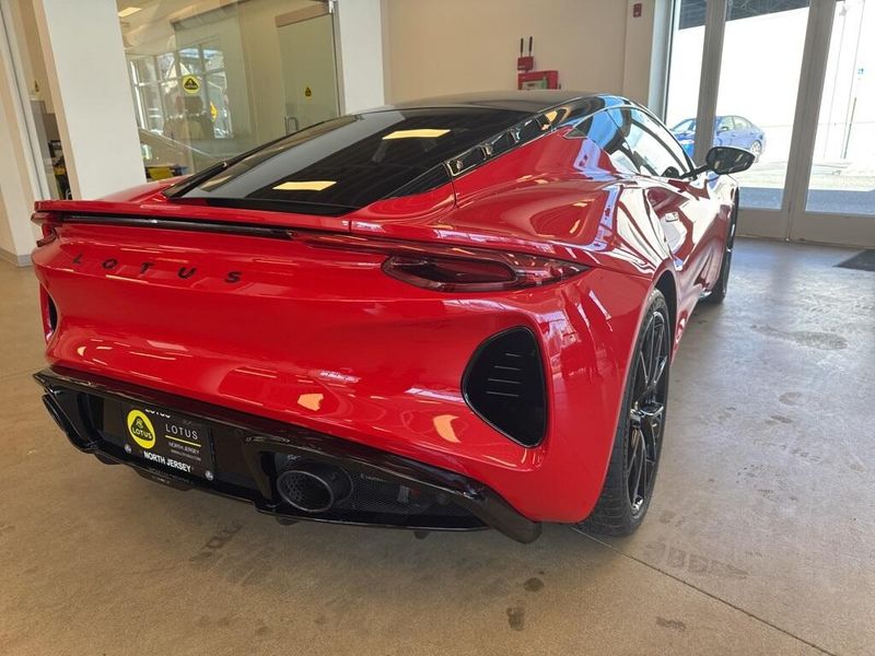 2024 Lotus Emira 