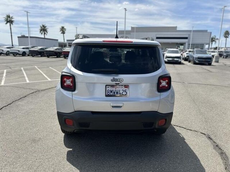 Used 2018 Jeep Renegade SportImage 4