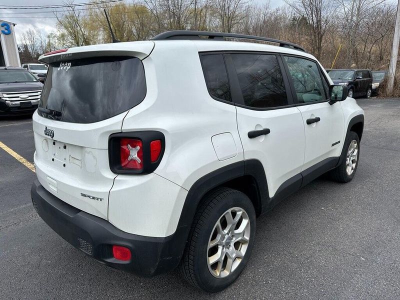 2018 Jeep Renegade SportImage 12