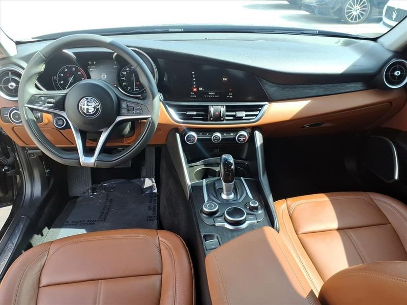 Used 2019 Alfa Romeo Giulia Image 4