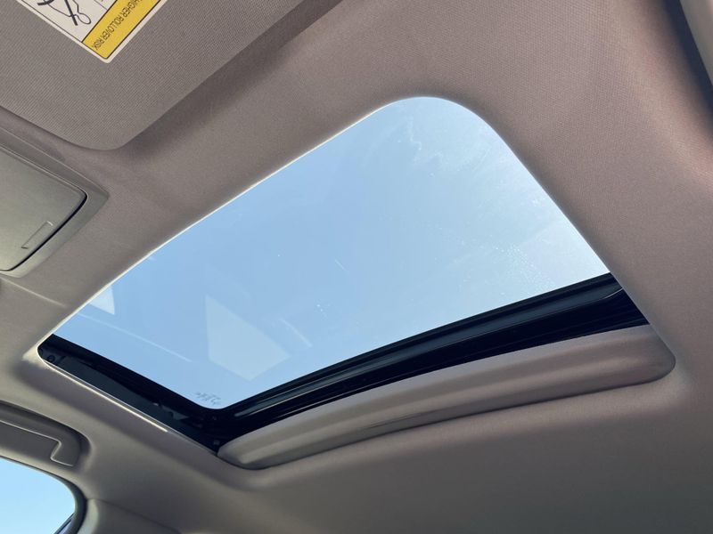 2022 Honda CR-V TouringImage 31
