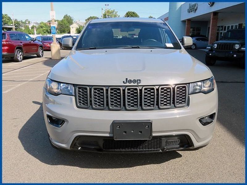 2021 Jeep Grand Cherokee Laredo XImage 3