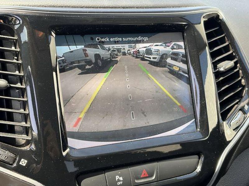 Used 2020 Jeep Cherokee LimitedImage 6