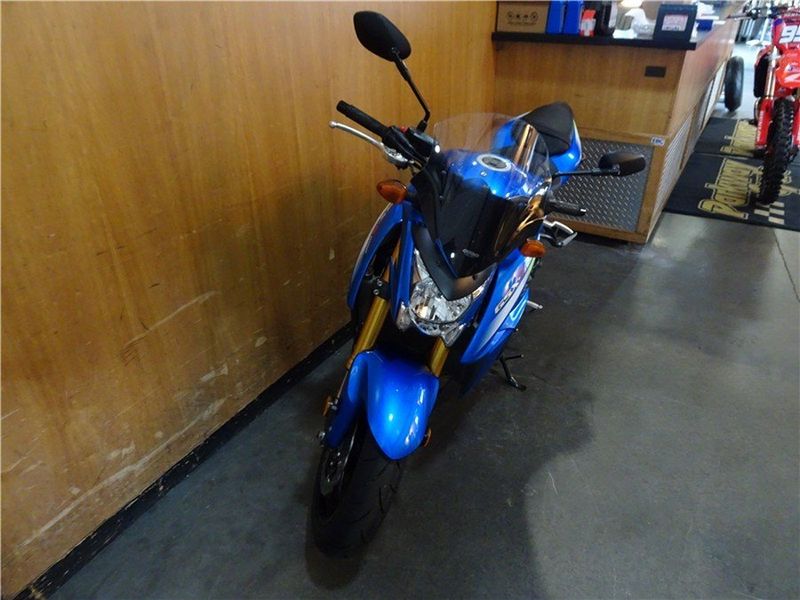 2016 Suzuki GSX-S in a Blue exterior color. Parkway Cycle (617)-544-3810 parkwaycycle.com 