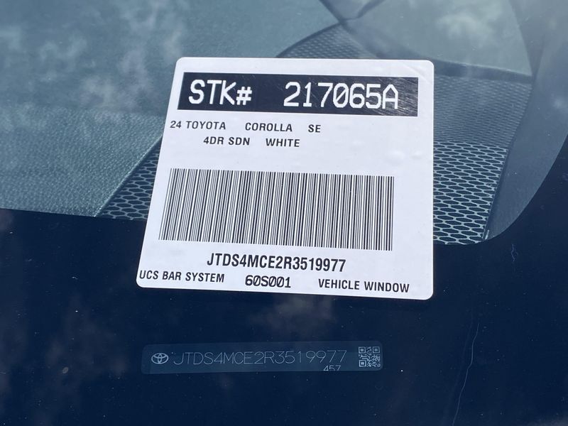Used 2024 Toyota Corolla SEImage 31