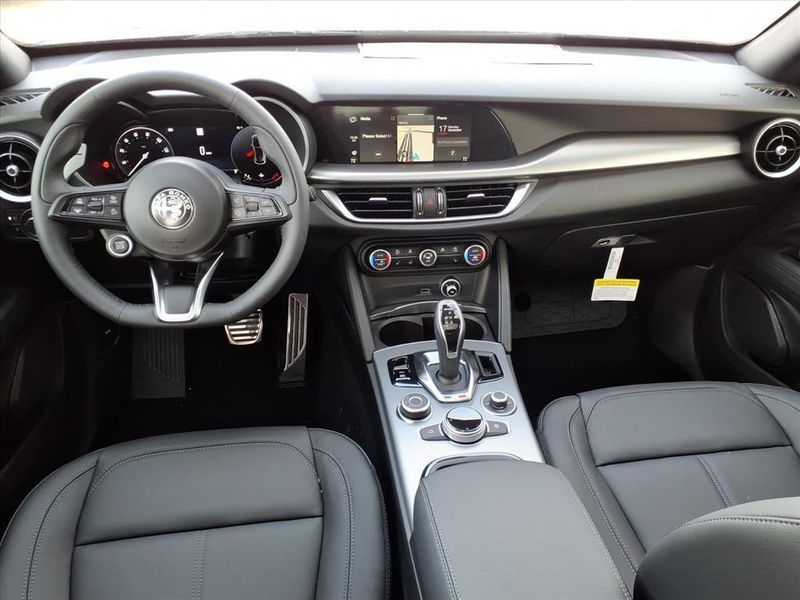 New 2025 Alfa Romeo Stelvio AwdImage 13